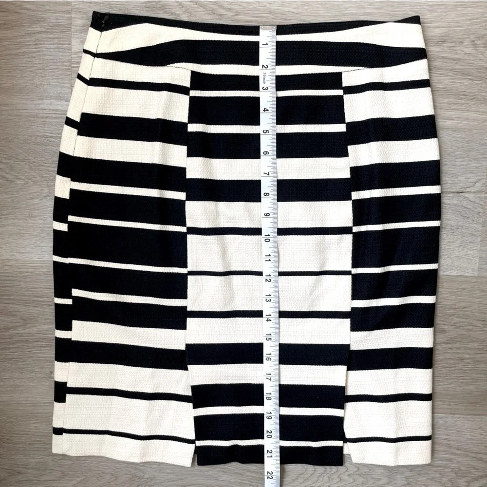 Ann Taylor Black and Off-White/Cream Pencil Skirt, Women’s Size 8, Petite - Picture 3 of 6